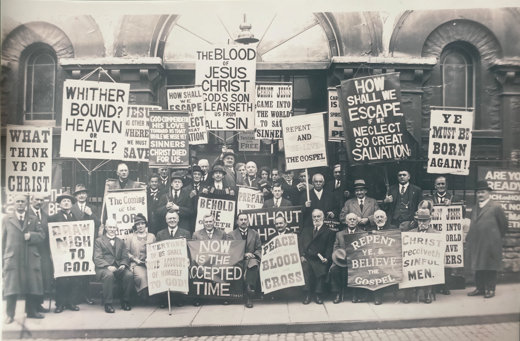The Unity Chapel congregation engaged in public Christian witness in Bristol in the early twentieth century